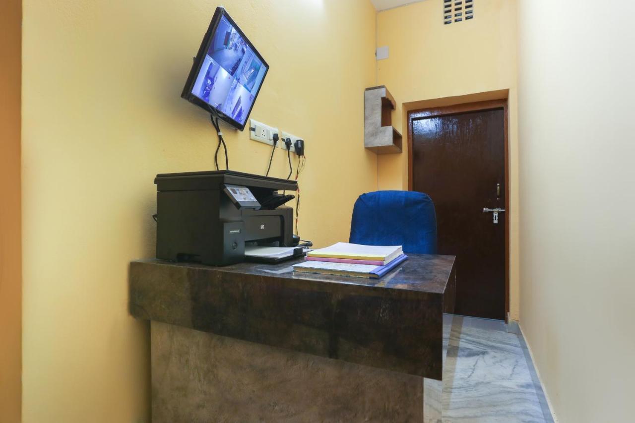 Vaccinated Staff- OYO 45958 New Castle Inn Bhubaneswar Exterior foto
