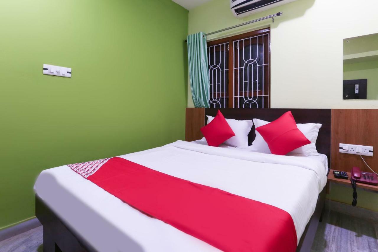 Vaccinated Staff- OYO 45958 New Castle Inn Bhubaneswar Exterior foto