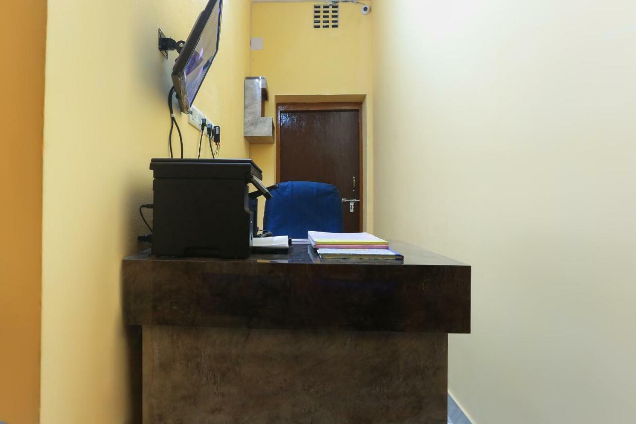 Vaccinated Staff- OYO 45958 New Castle Inn Bhubaneswar Exterior foto